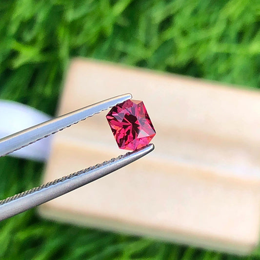 Malaya Garnet 0.60 Ct | Precision Cut