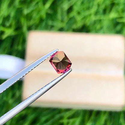 Malaya Garnet 0.60 Ct | Precision Cut